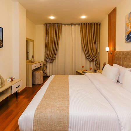 Pyramid Edge Hotel & Exclusive Pyramids View Rooftop Kafret el-Gabal 외부 사진