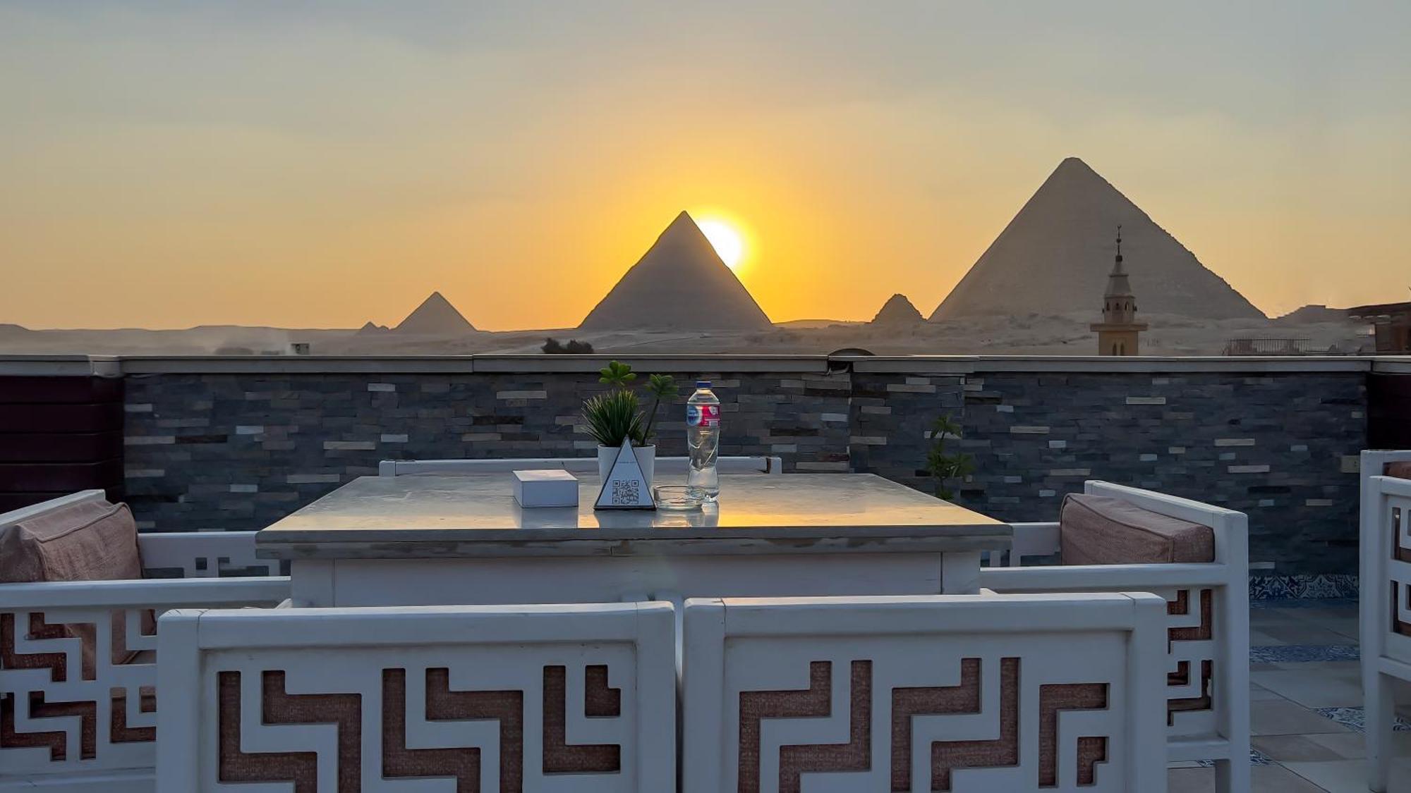 Pyramid Edge Hotel & Exclusive Pyramids View Rooftop Kafret el-Gabal 외부 사진