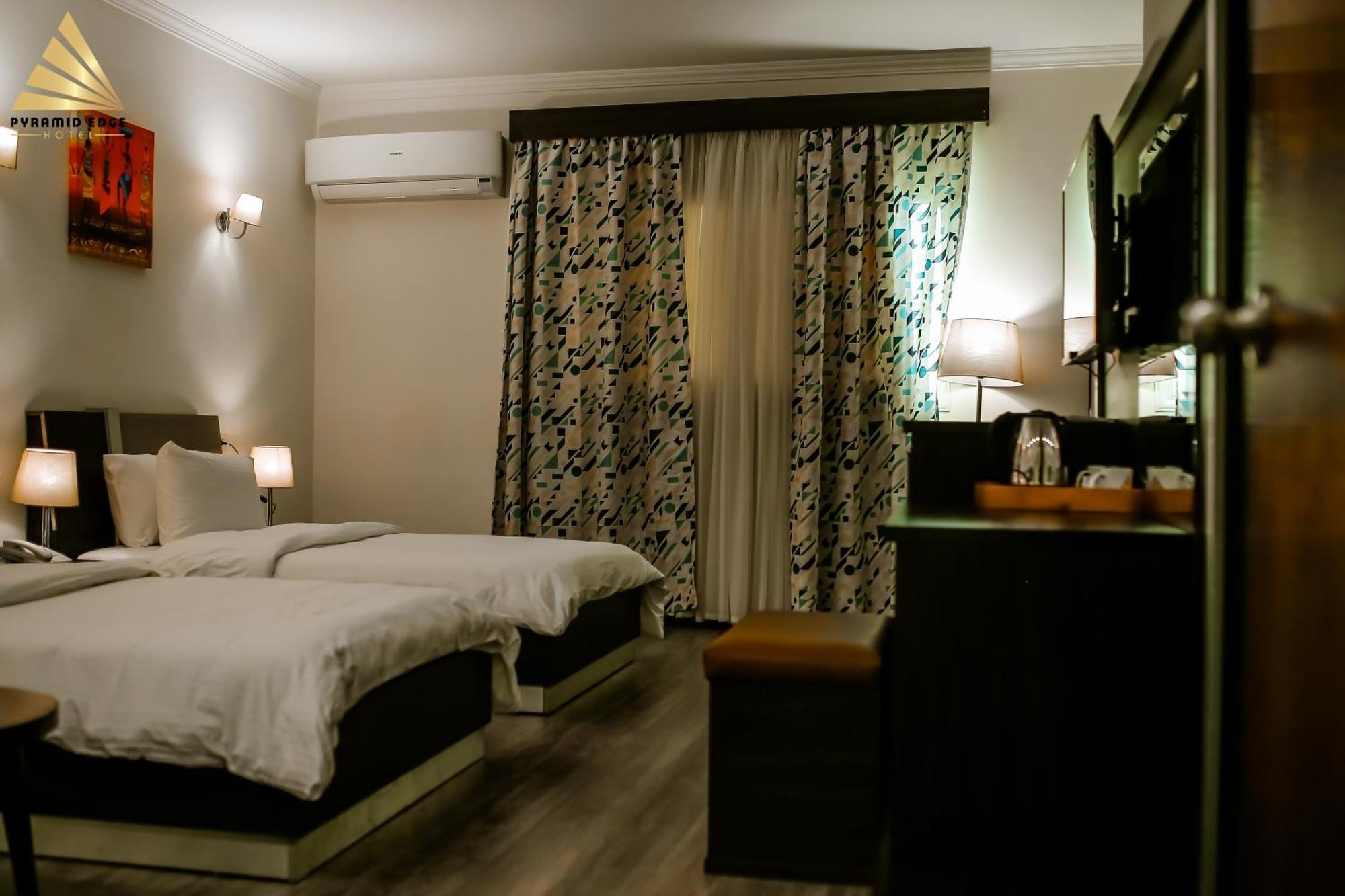 Pyramid Edge Hotel & Exclusive Pyramids View Rooftop Kafret el-Gabal 외부 사진